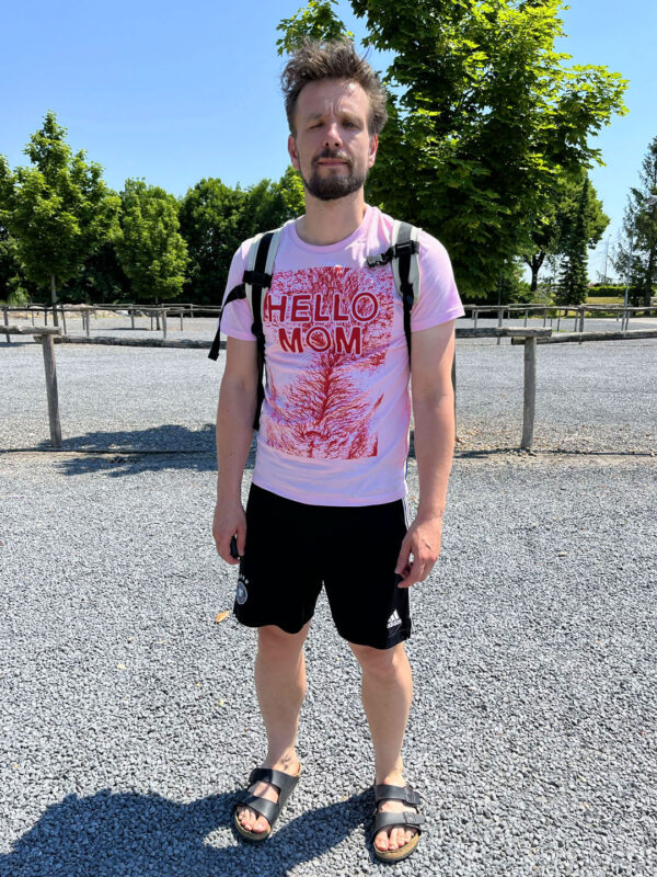 Hello Mom T-shirt - Image 3